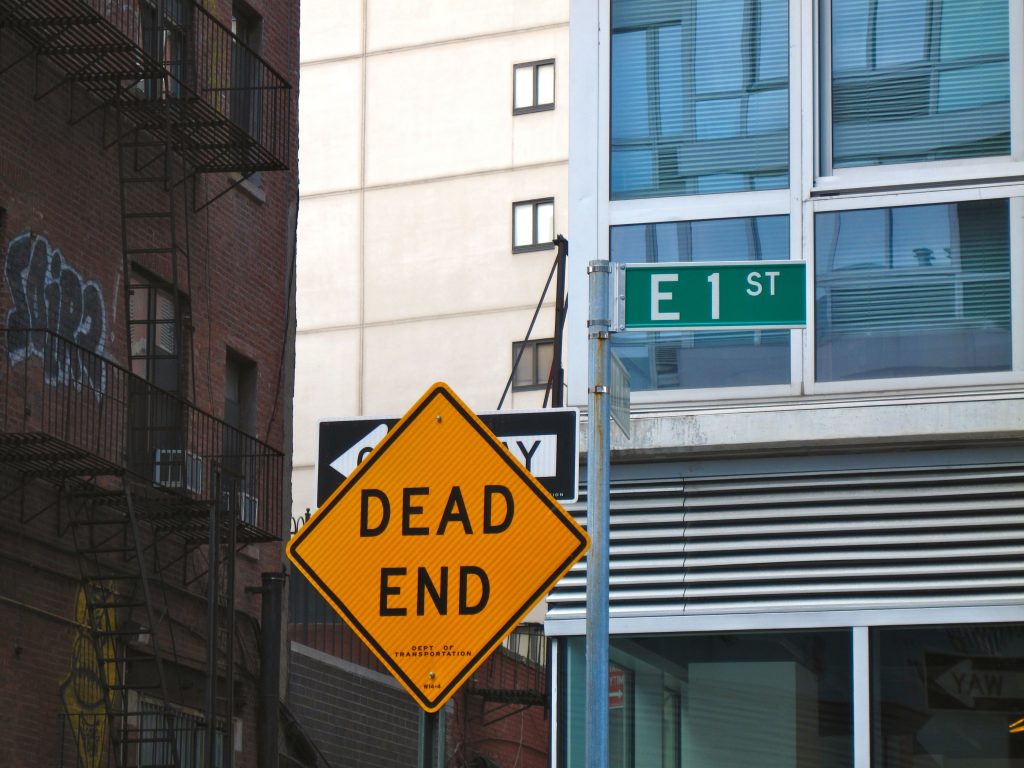 dead end road sign