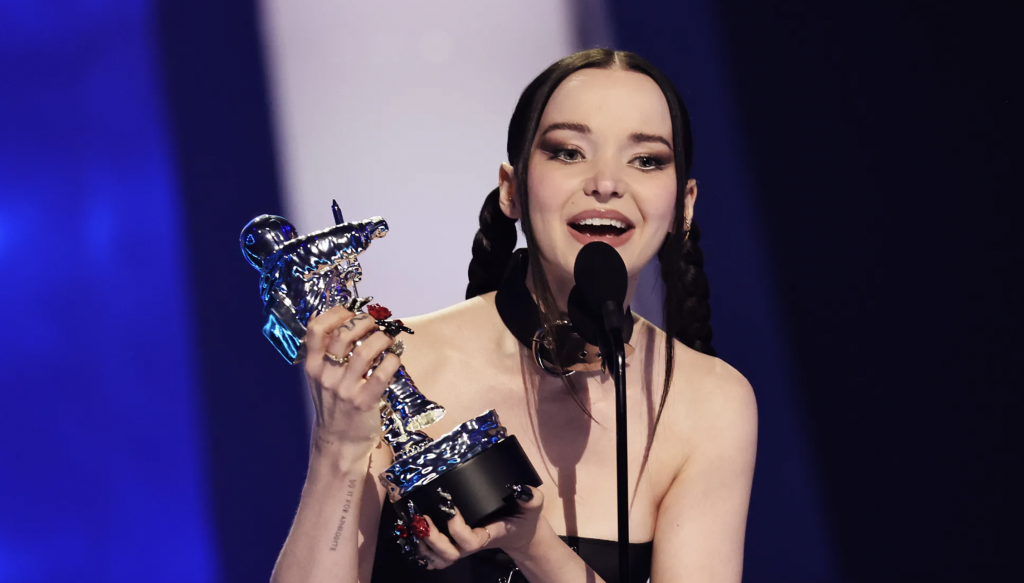dove cameron at the VMAs