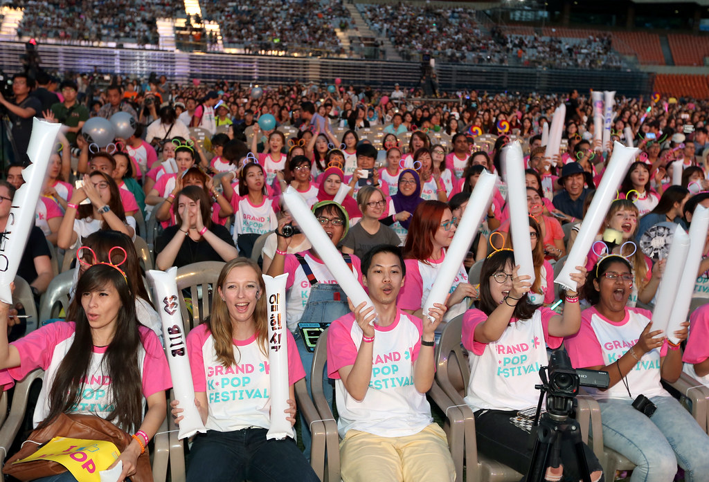how diverse is kpop fandom during it's globalization era?